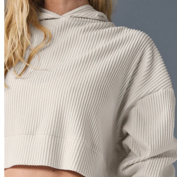 ALO Yoga Muse Hoodie in Ivory Size Small - Picture 4 of 10